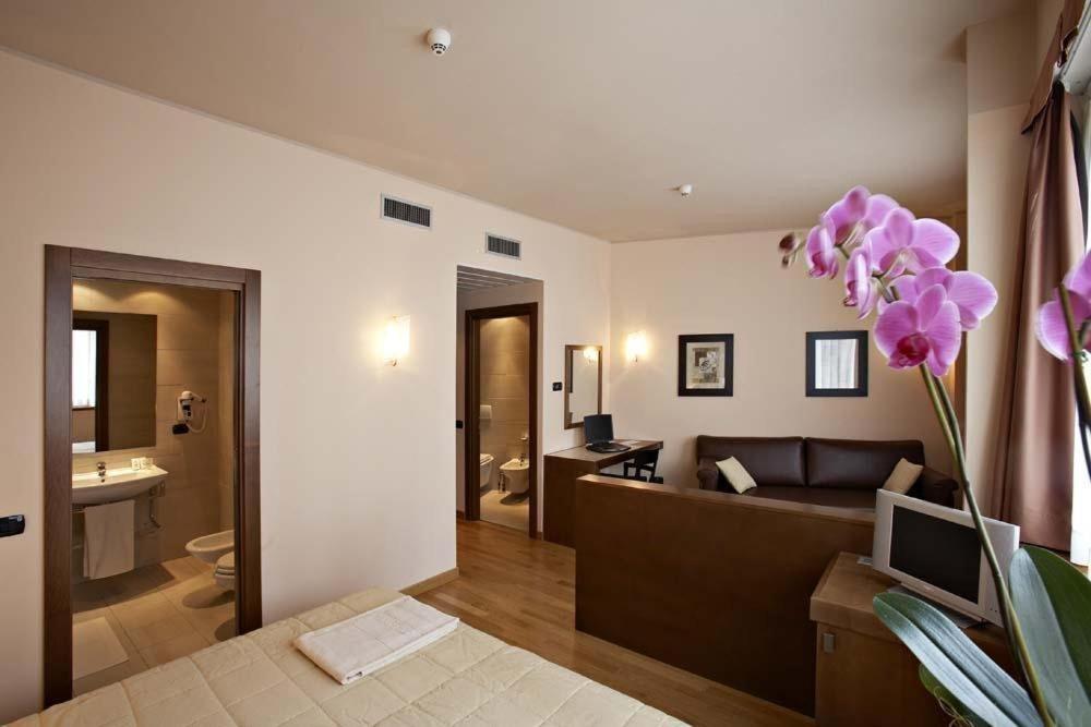 Hotel Europa Reggio Emilia Room photo